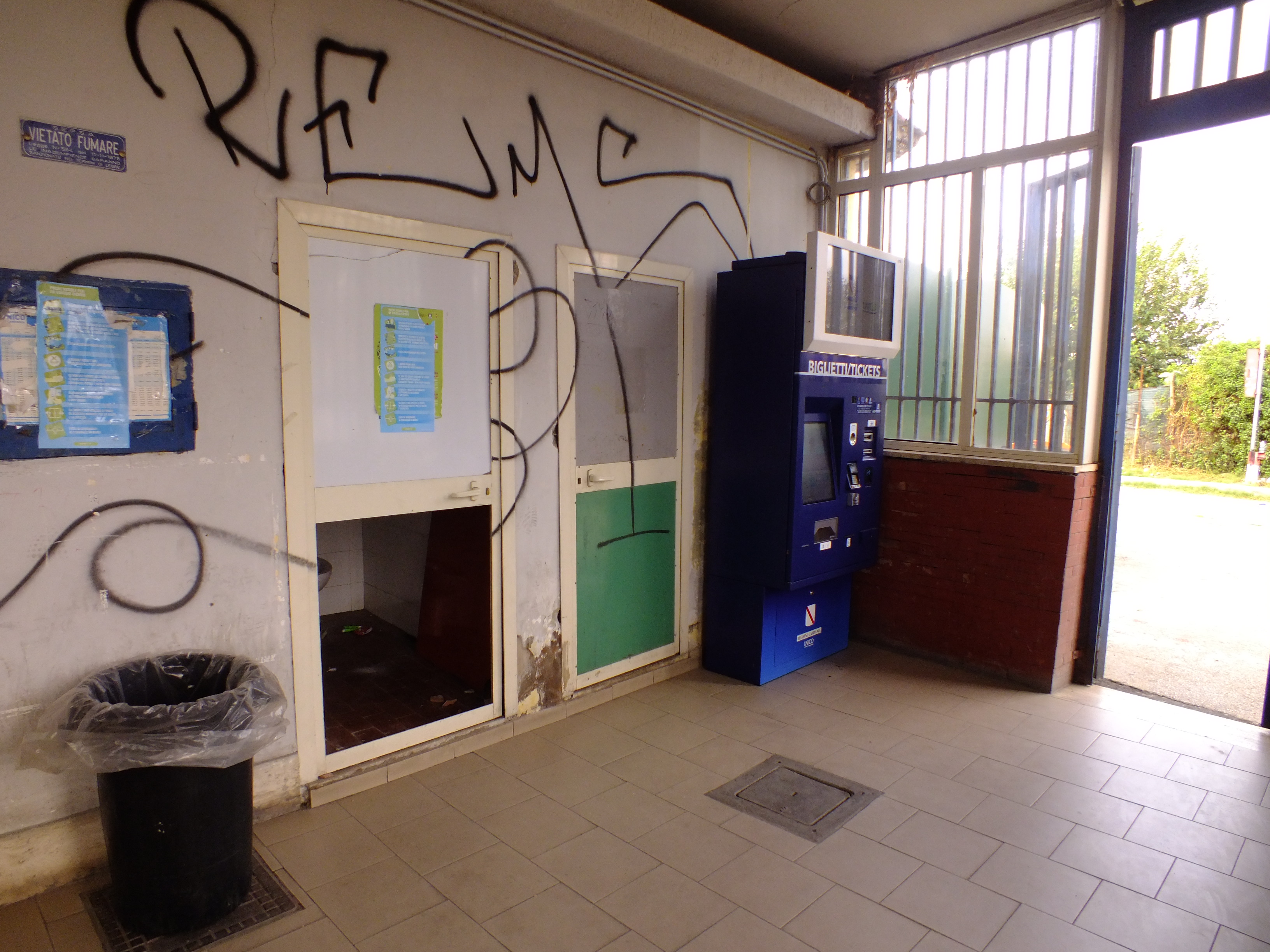 Ticket Office at Quarto Officina station on the Circumflegrea railway