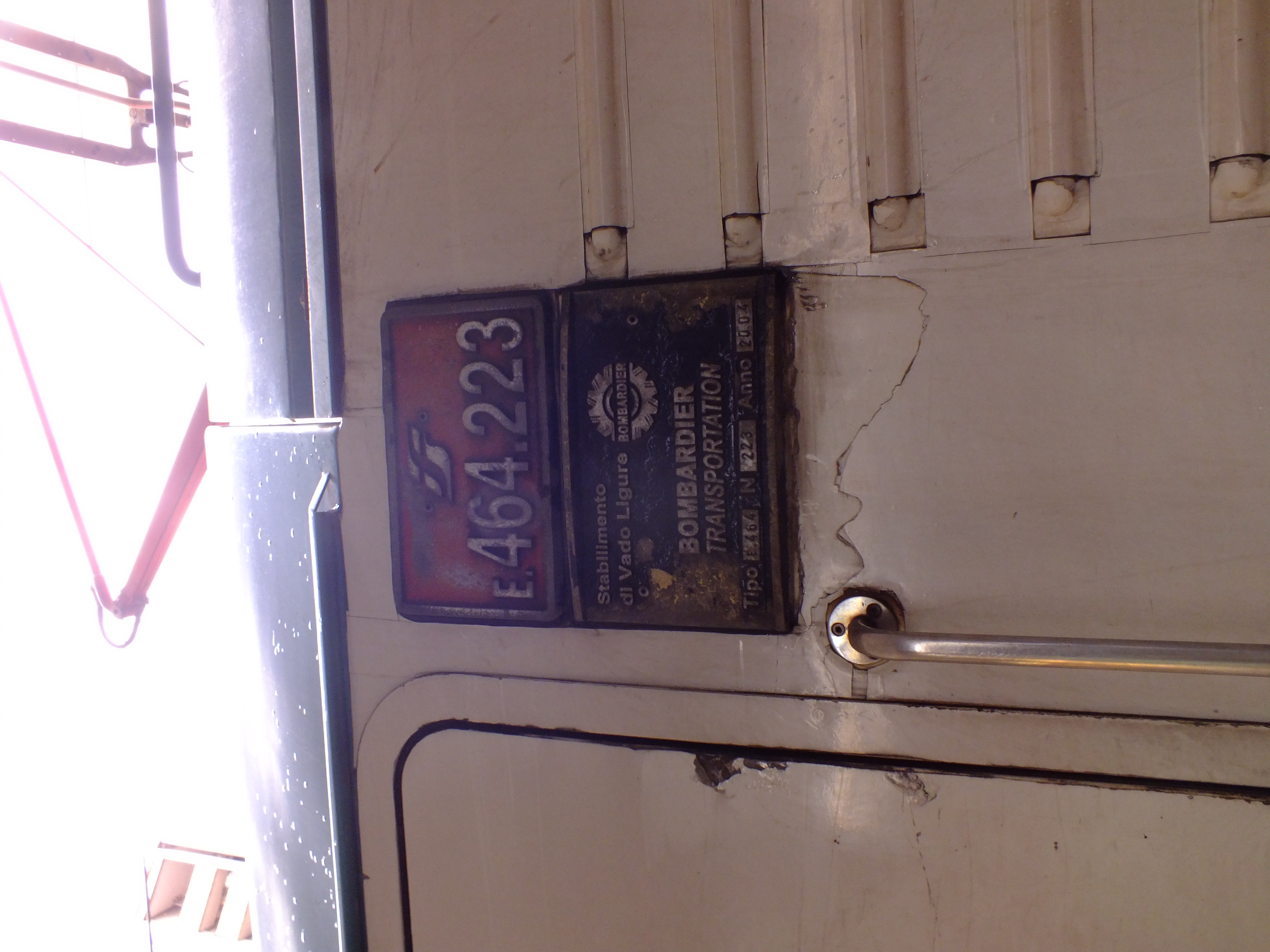 Makerplate on an E464 locomotive