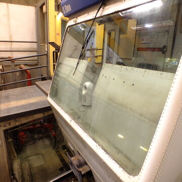 Train at Morghen station on the Montesanto funicular railway