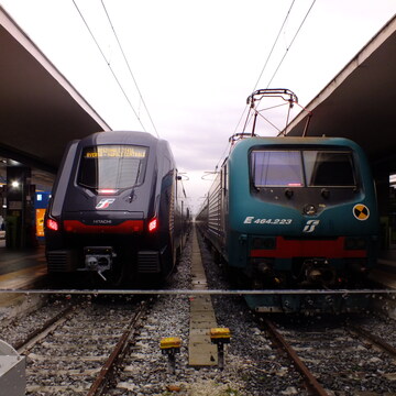 Rock train and MD + E464 consist at Napoli Centrale station